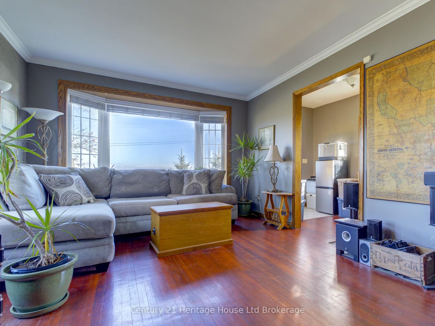 Listing Image 8