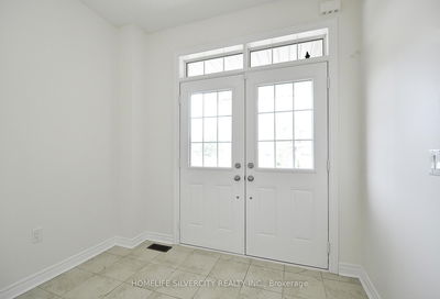 470 Thompson St, Woodstock - North image-0-2