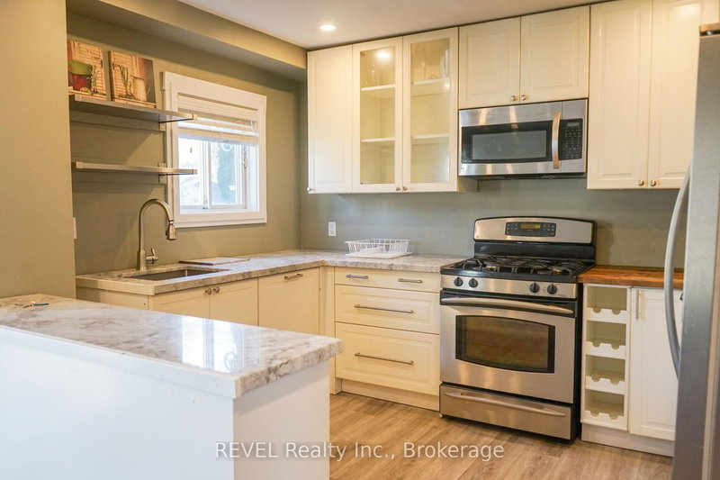 32 Edmund St, St. Catharines, L2R 2G2 | Image 3