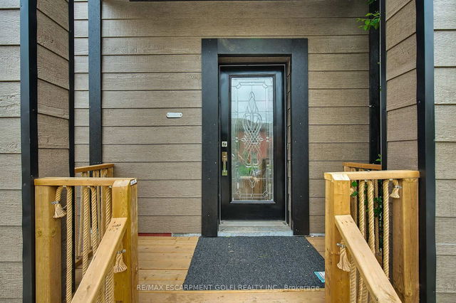 111 WELLINGTON Street