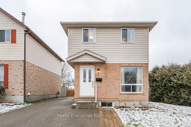 5 Troy Crescent