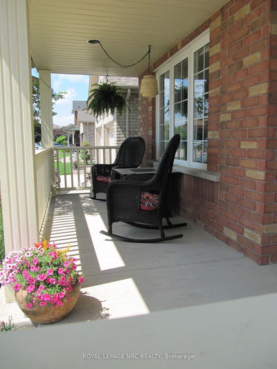 36 Honey Locust Circ, Thorold - Confederation Heights image-0-3