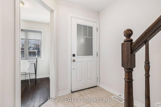 552 Roundleaf Way, Ottawa, ON | Condos.ca