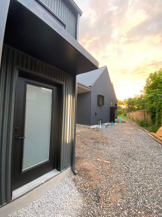 Unit 2 - 5361 Valley Way