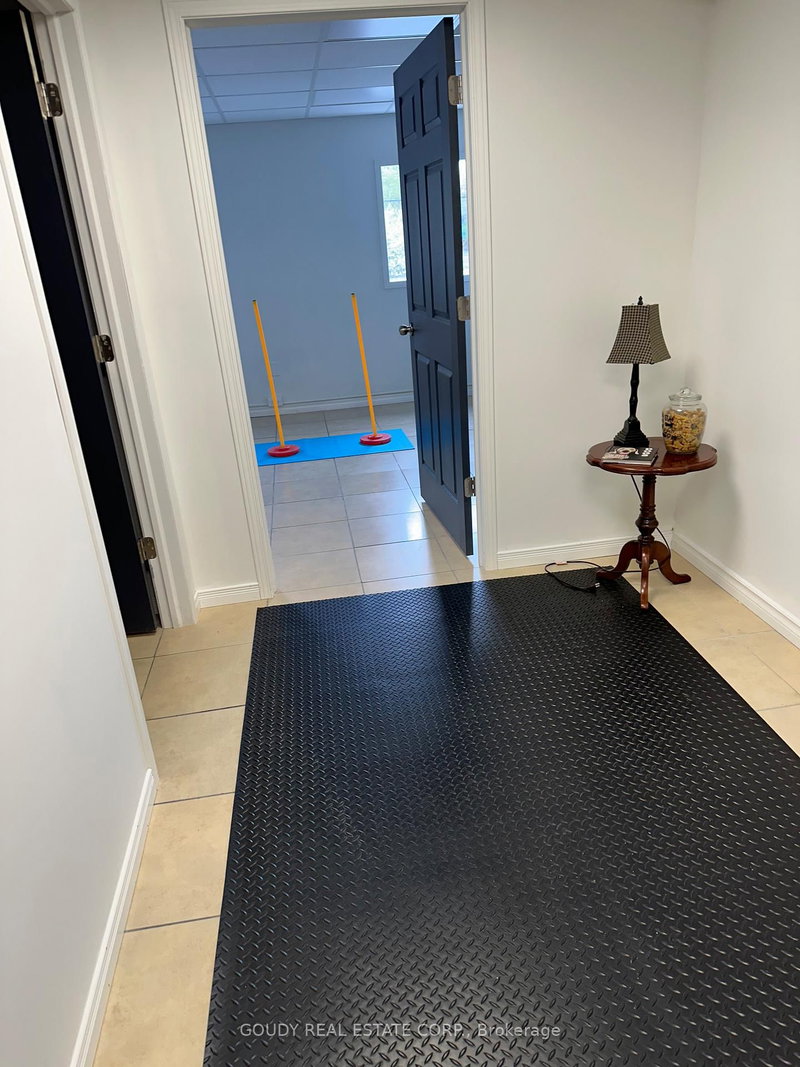 0004 - 21 College St, Belleville, K8P 2G3 | Image 2