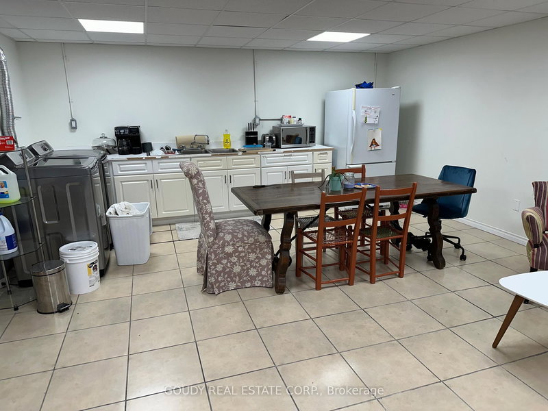 0004 - 21 College St, Belleville, K8P 2G3 | Image 3