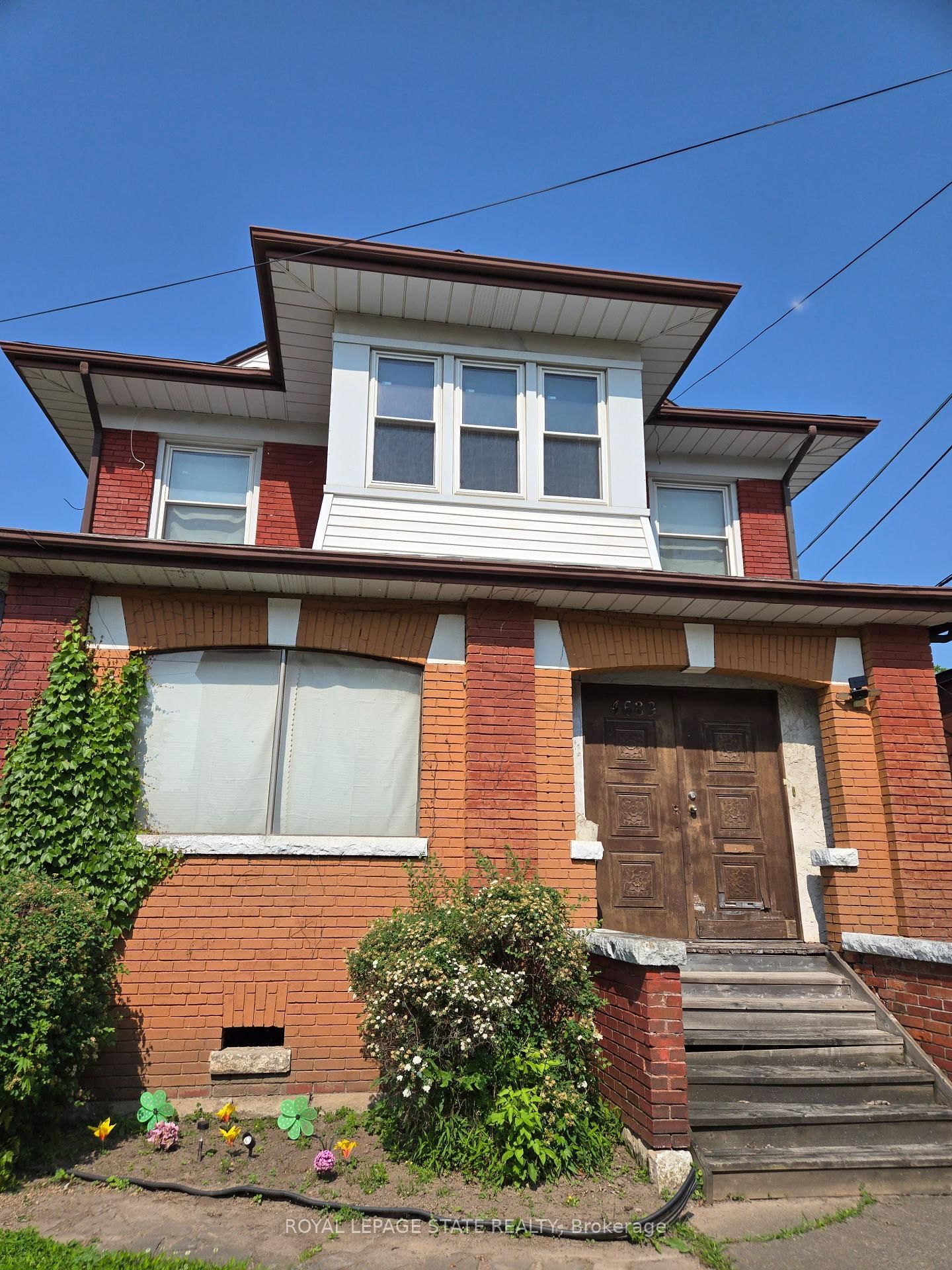 Listing Image 0