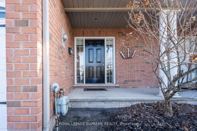 31 1/2 Thorold Road — photo 4