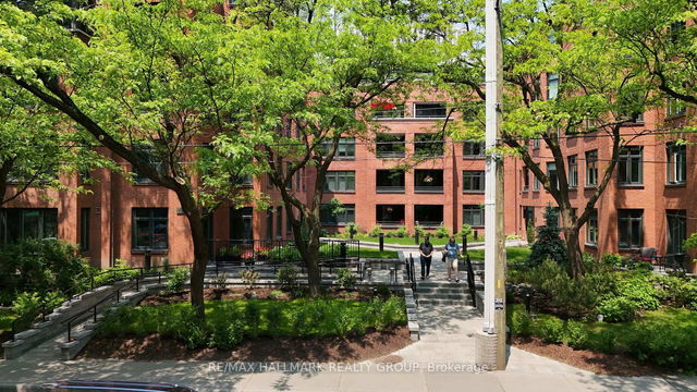 403 - 215 Somerset Street