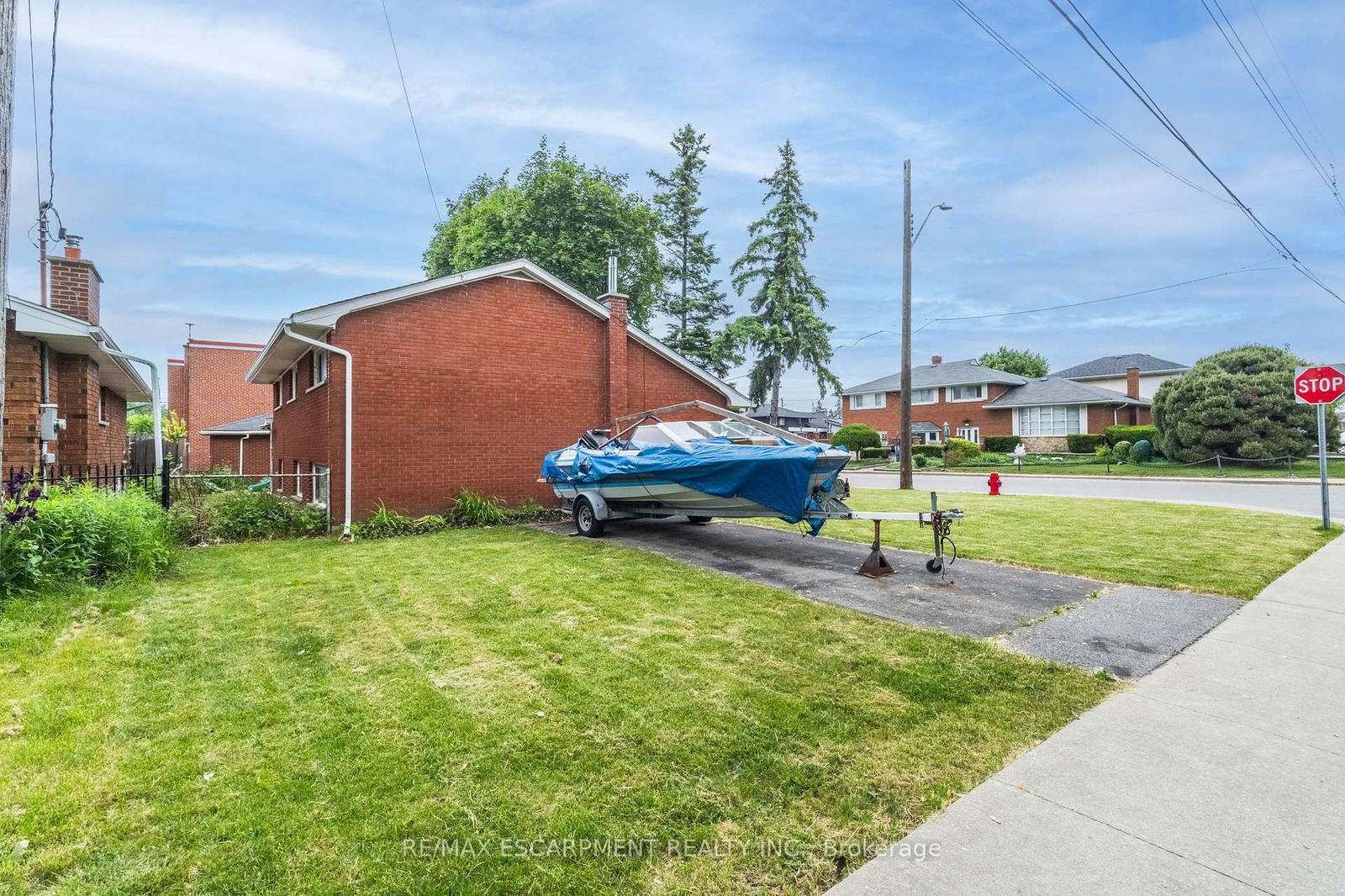 Detached House for sale at 10 South Bend Road, Hamilton, Balfour, L9A 2A7 - MLS: X12209710