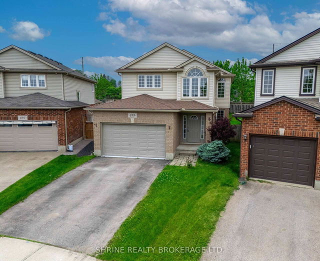 899 Bradshaw Crescent