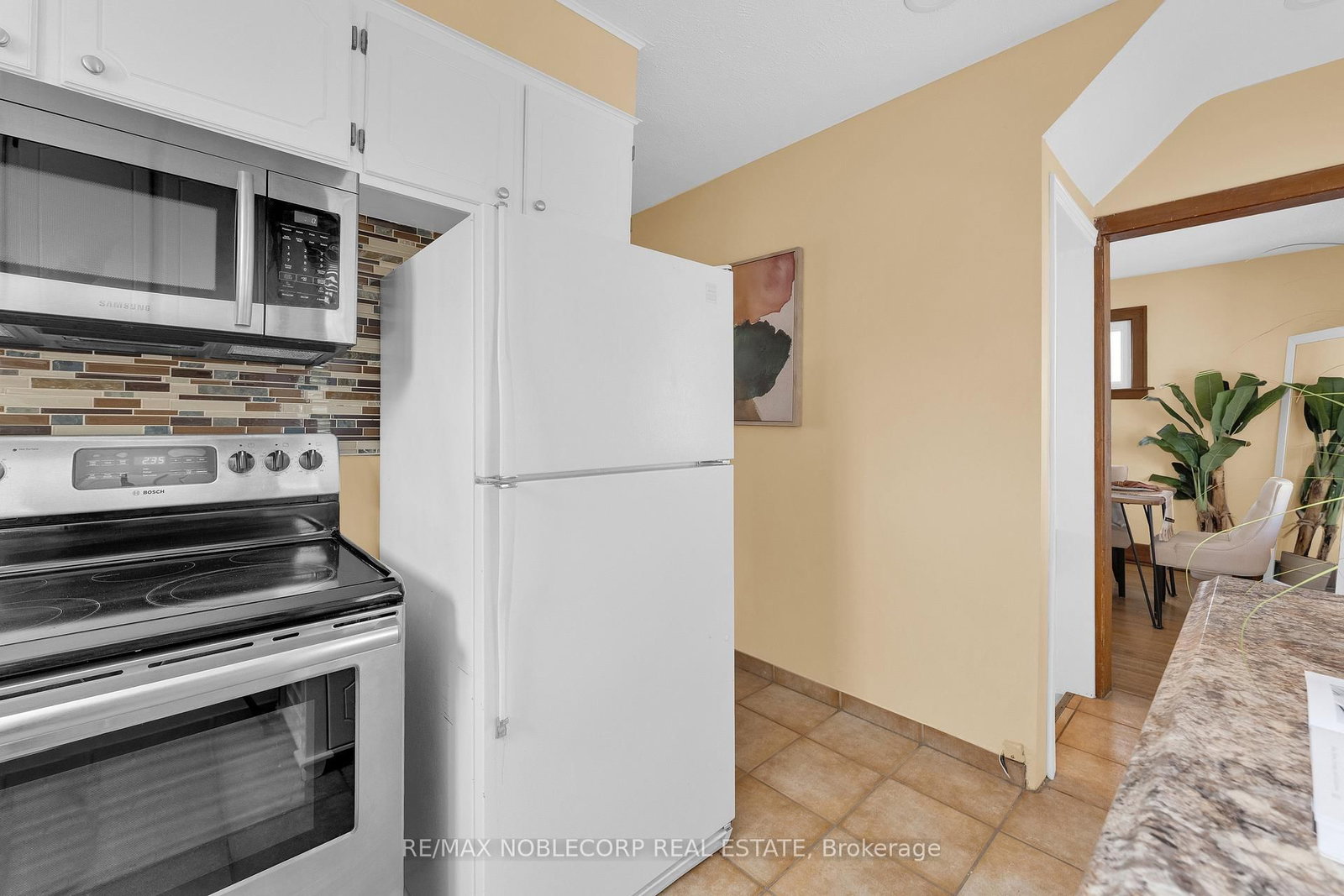 Listing Image 19