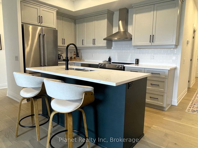 1003 - 71 Wyndham Street S