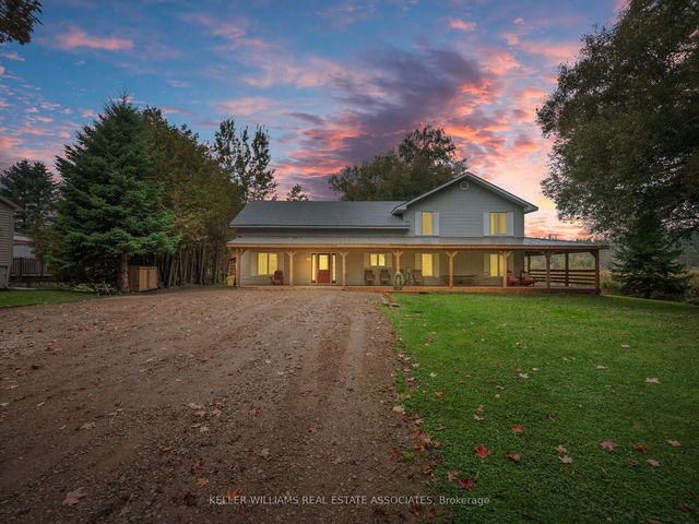 8 Scott Crescent