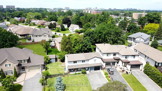 1107 Normandy Crescent