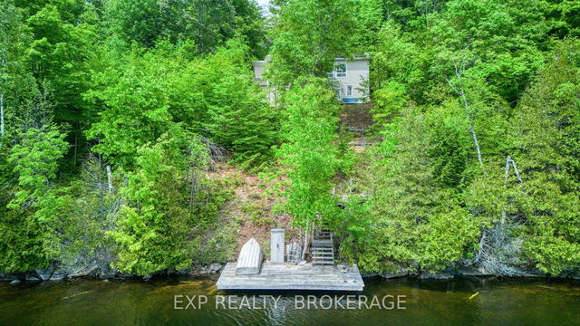 1076 Valley Lane