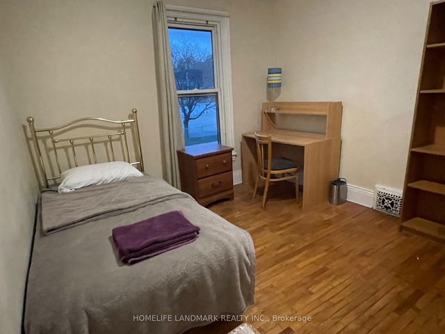 327 Main Street W