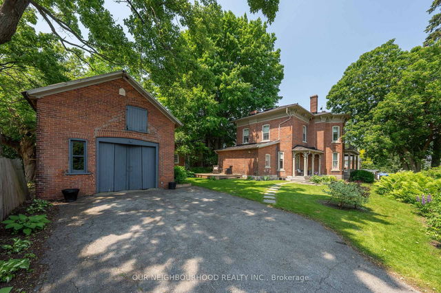 172 Dundas Street W