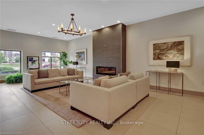Unit 903 — 240 Villagewalk Blvd, London North - North R image-0-4