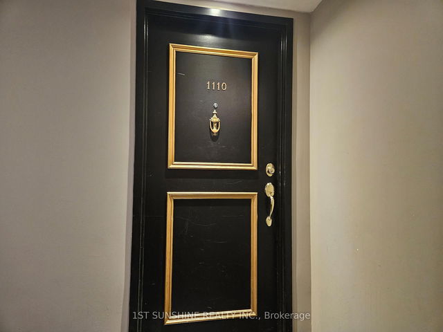 1110 - 135 James Street S