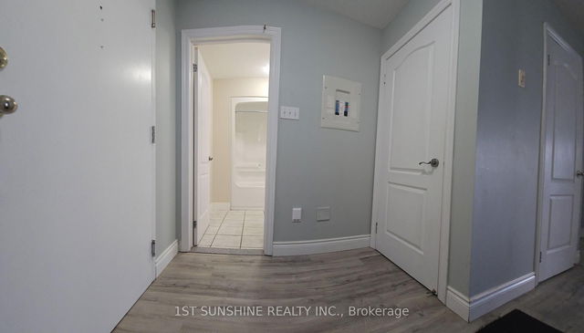 1110 - 135 James Street S