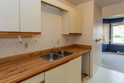 Unit 6 — 1135 Nellis St, Woodstock - North image-0-1