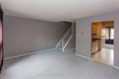 Unit 6 — 1135 Nellis St, Woodstock - North image-0-4
