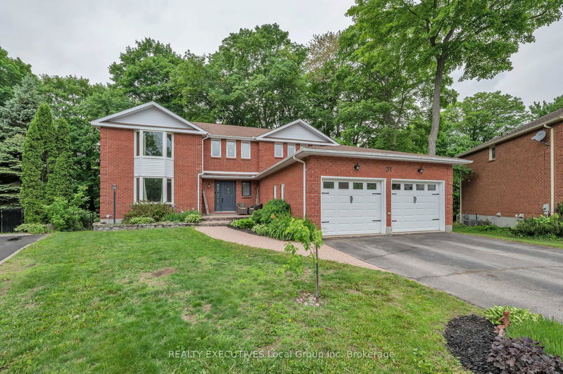 31 ROBINHOOD Crt, North Bay - Airport image-0-0