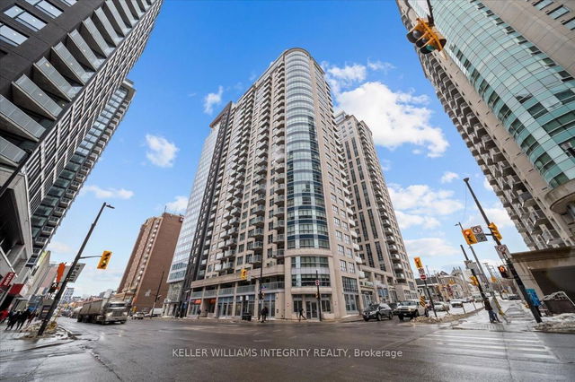 909 - 242 RIDEAU Street