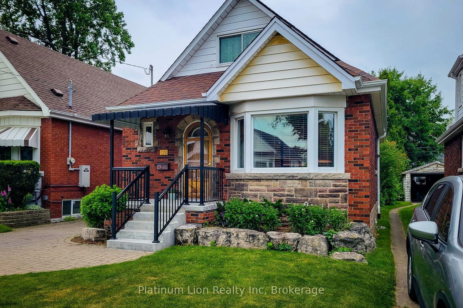 Detached House for sale at 176 Wexford Avenue, Hamilton, Delta, L8K 2P2 - MLS: X12212279