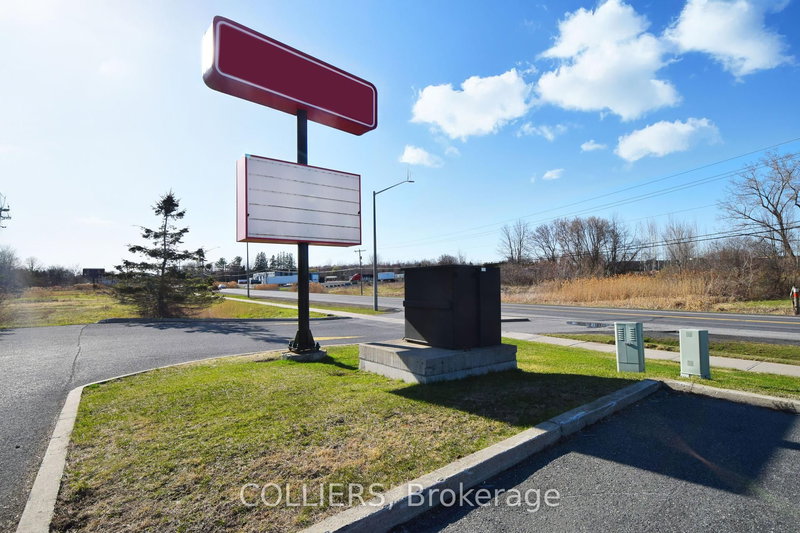 1850 Vincent Massey Dr, Cornwall, K6H 5R6 | Image 2