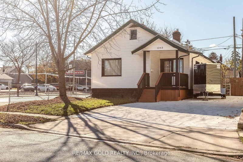 1343 Lillian Ave N, Windsor, N8X 4A4 | Image 2