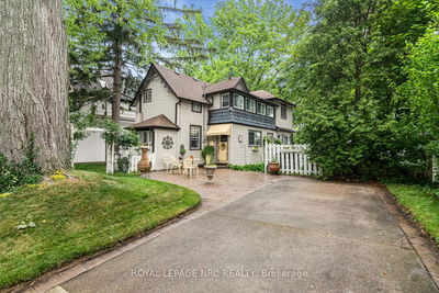 31 Victoria Terr, Grimsby - Grimsby Beach image-0-2