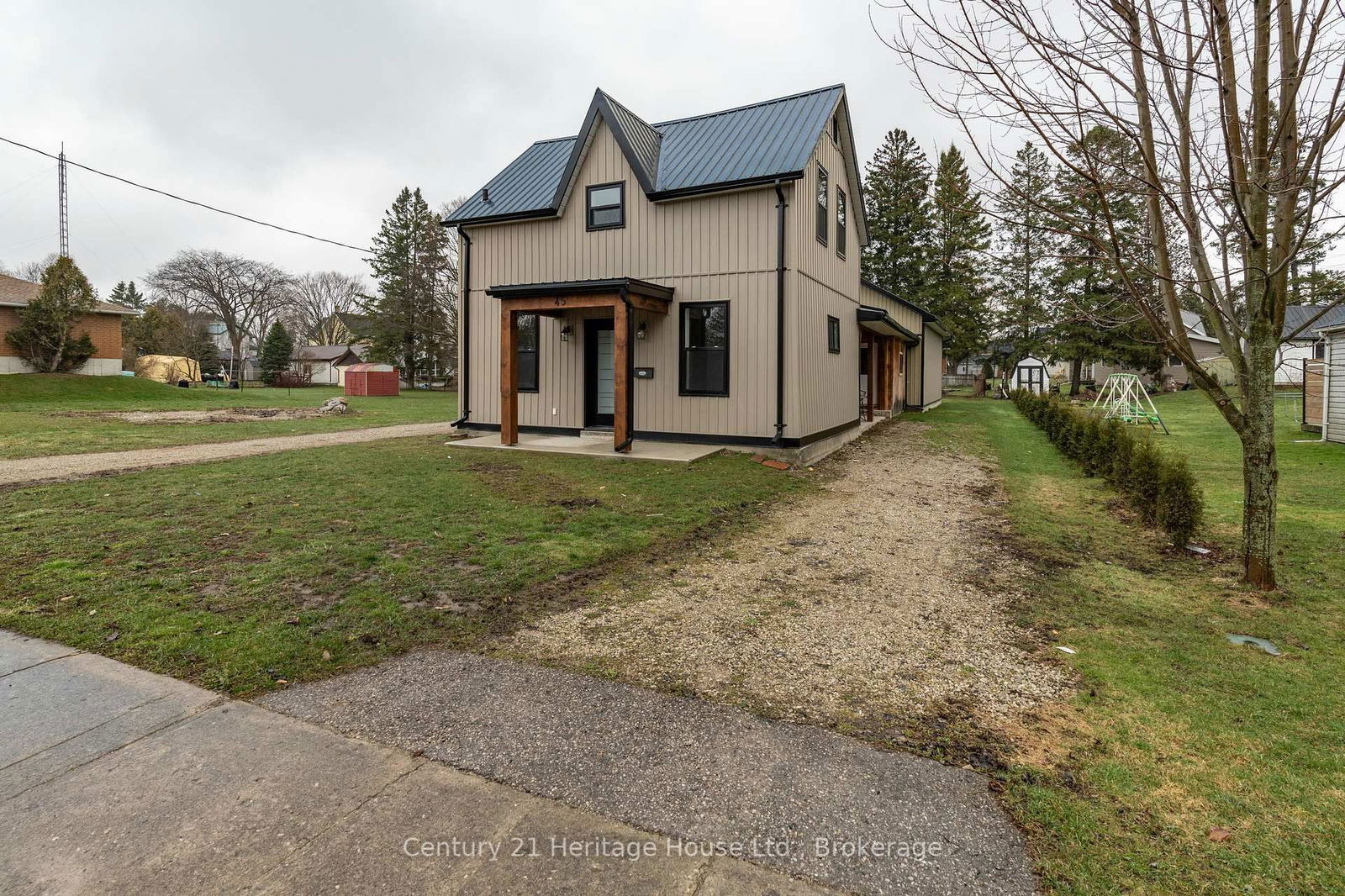 Listing photo 2