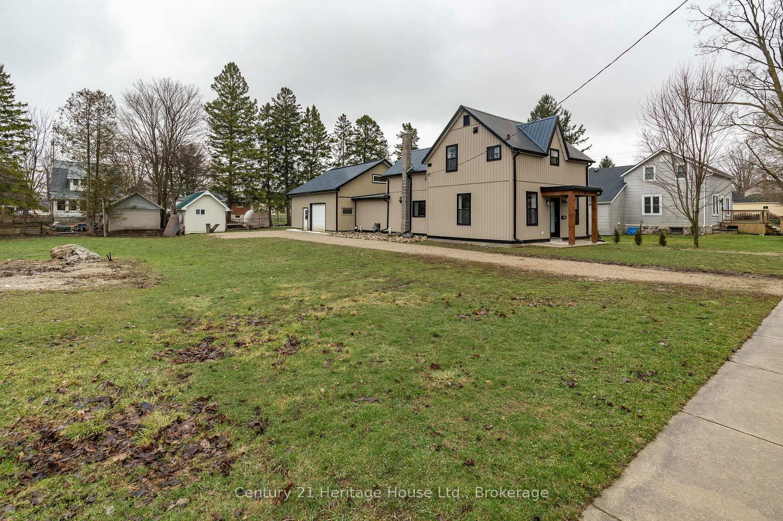 Listing photo 4
