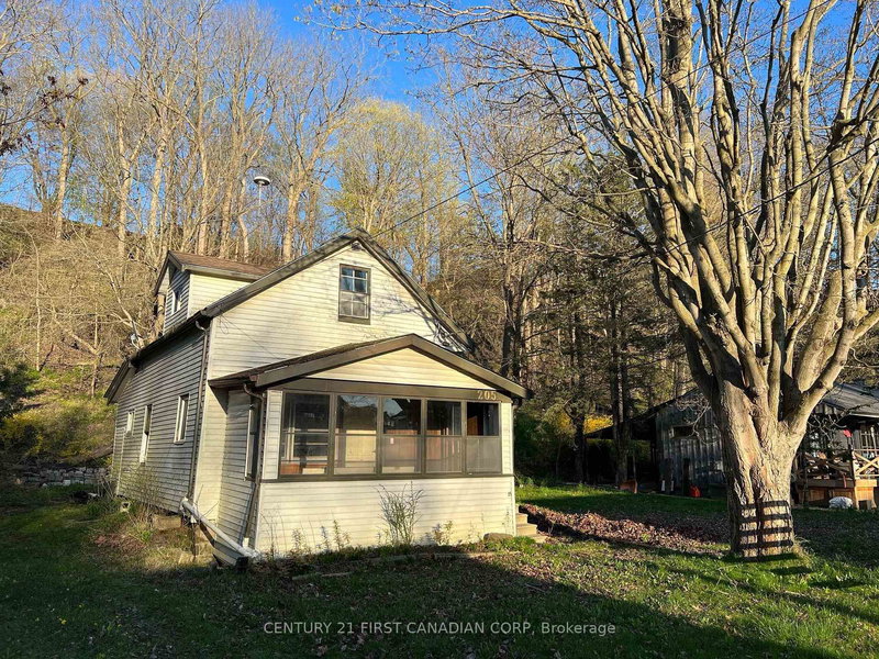 205 Orchard St, Central Elgin, N5L 1C4 | Image 2