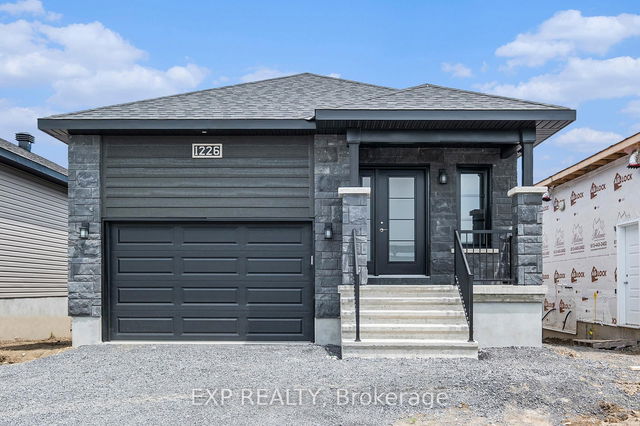 A - 1226 MONTBLANC Crescent