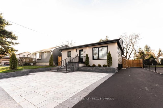 174 ROXBOROUGH Avenue
