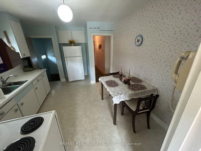 60 Upper Walker Ave, Hamilton - Stoney Creek image-0-2