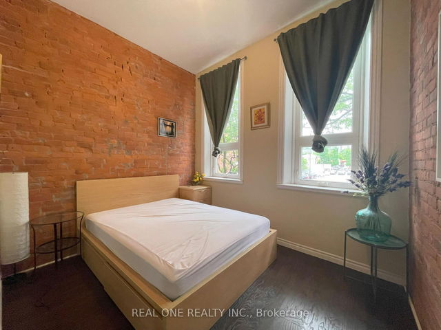 1 - 173 King Street E
