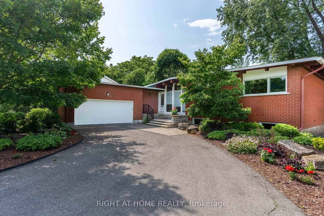 1054 Castle Hill Crescent