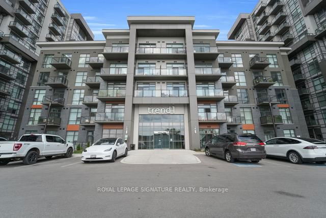 1011 - 450 Dundas Street