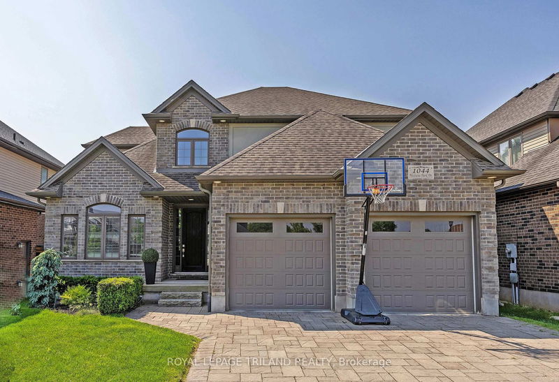 1044 Medway Park Dr, London North - North S image-0-0