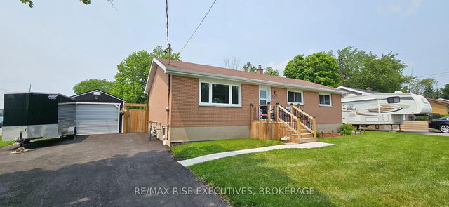 1453 Woodfield Crescent