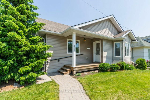198 Moira Street W