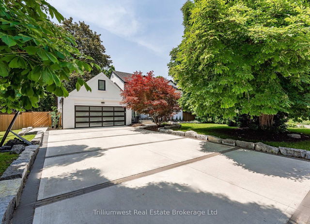 89 University Avenue