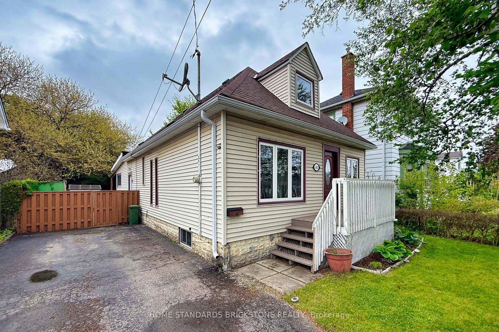 Detached House for sale at 140 Walter Avenue, Hamilton, Glenview, L8K 3K9 - MLS: X12215596