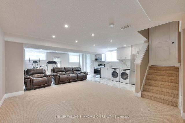 LOWER - 556 Netherwood Crescent