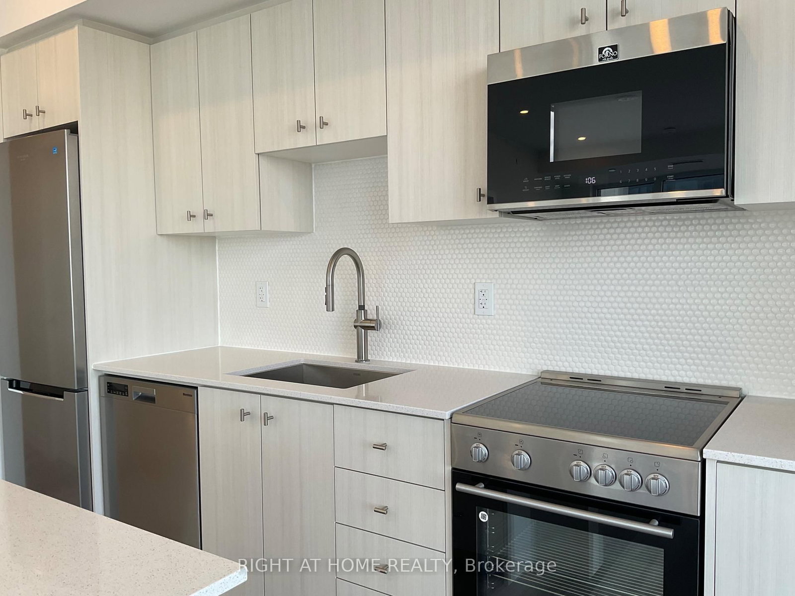 15 Wellington Street, Unit 1812 - Photo 3