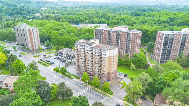 408 - 1950 Main Street W